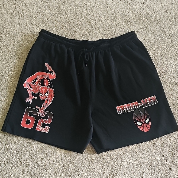 Aeropostale Black Spider-Man Graphic Men's Shorts - Picture 4 of 8